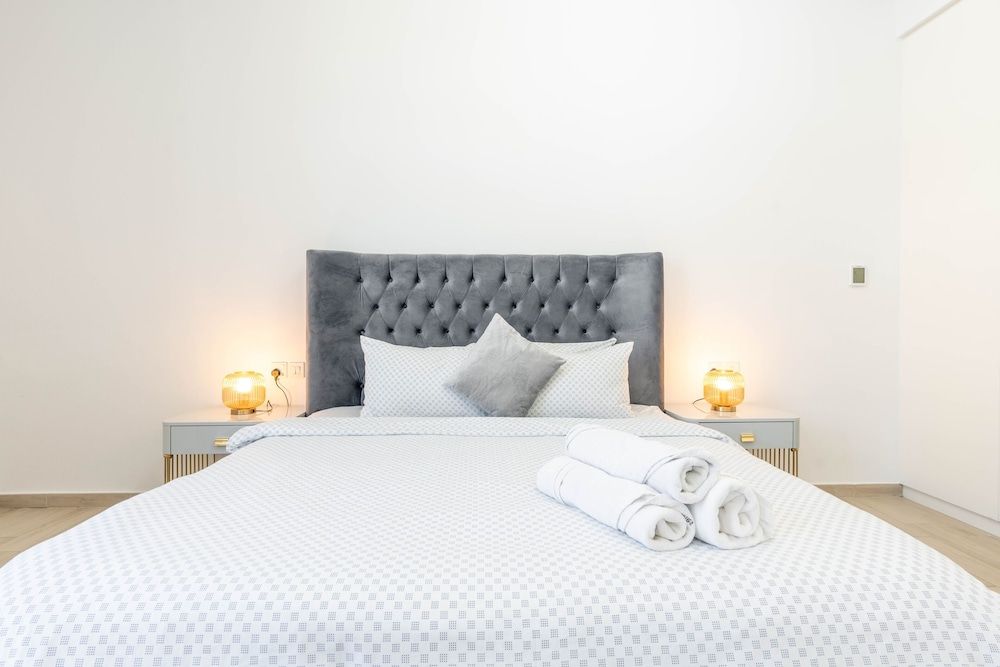 undefined Whitesage - Stylish Retreat in JVC with Designer Swimming Pool 6