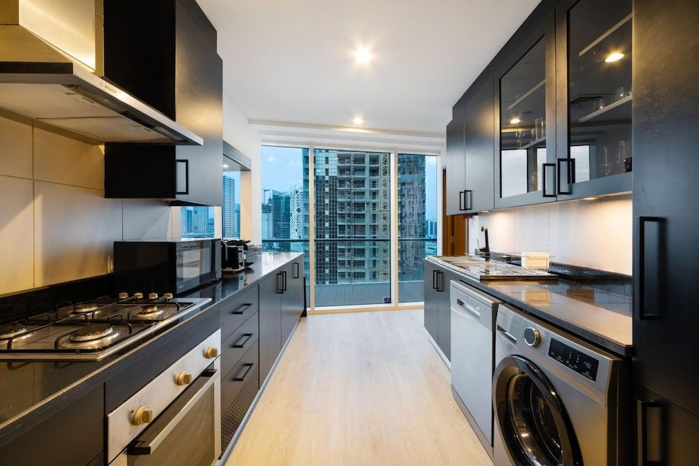 undefined Spectacular Duplex Apt w Canal Views 6