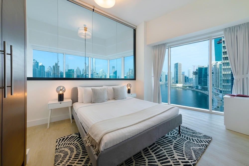 undefined Spectacular Duplex Apt w Canal Views 9