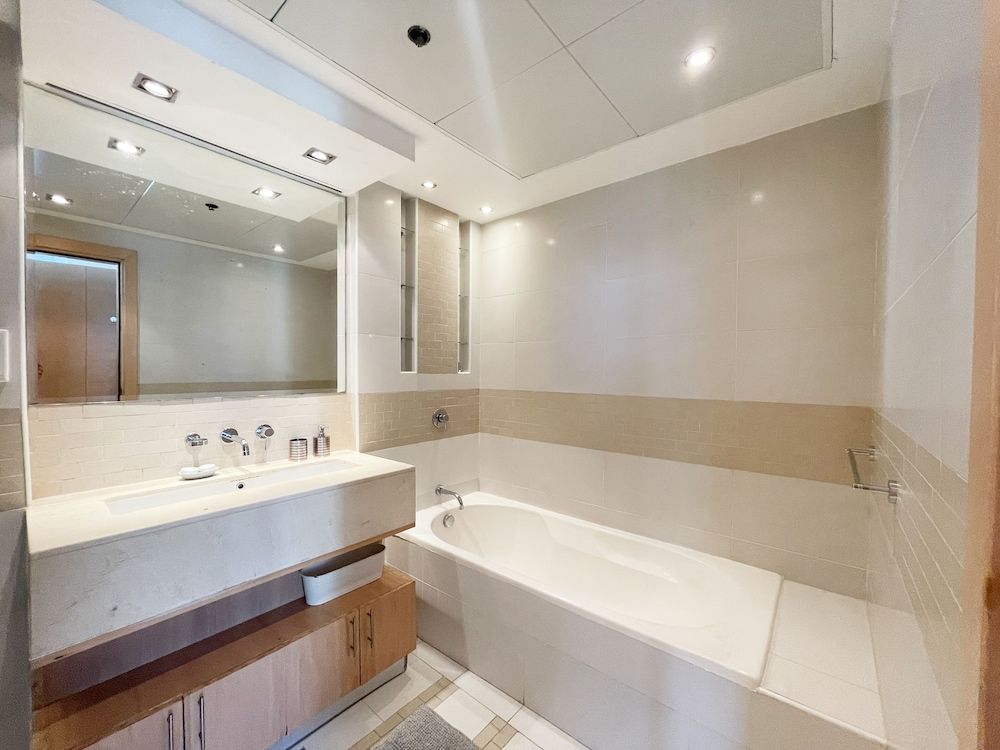 Park Island - Blakely 2502 Exclusive Apartment 15