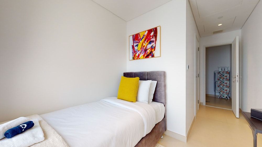 Bluewaters 4-606 Exclusive Apartment 7