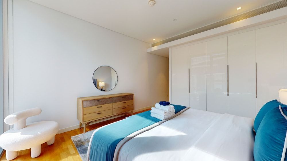 Bluewaters 4-606 Exclusive Apartment 4