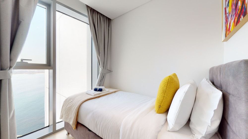 Bluewaters 4-606 Exclusive Apartment 8