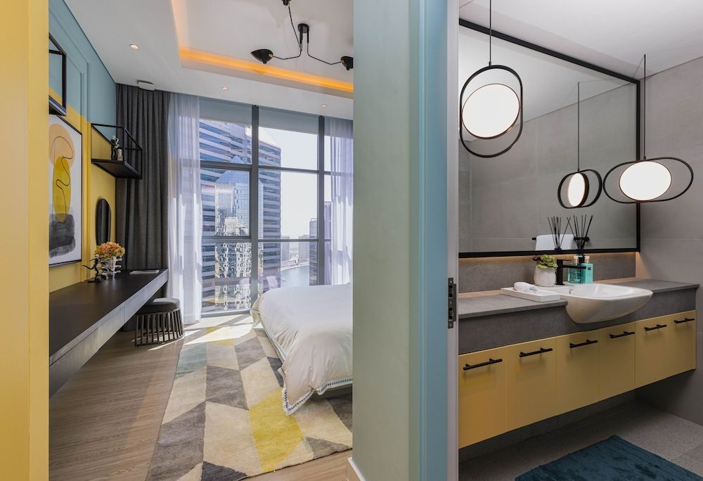 undefined 2201 Bellevue Towers 2