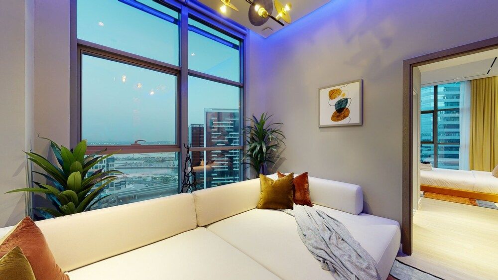 2201 Bellevue Towers Superior Apartment 33