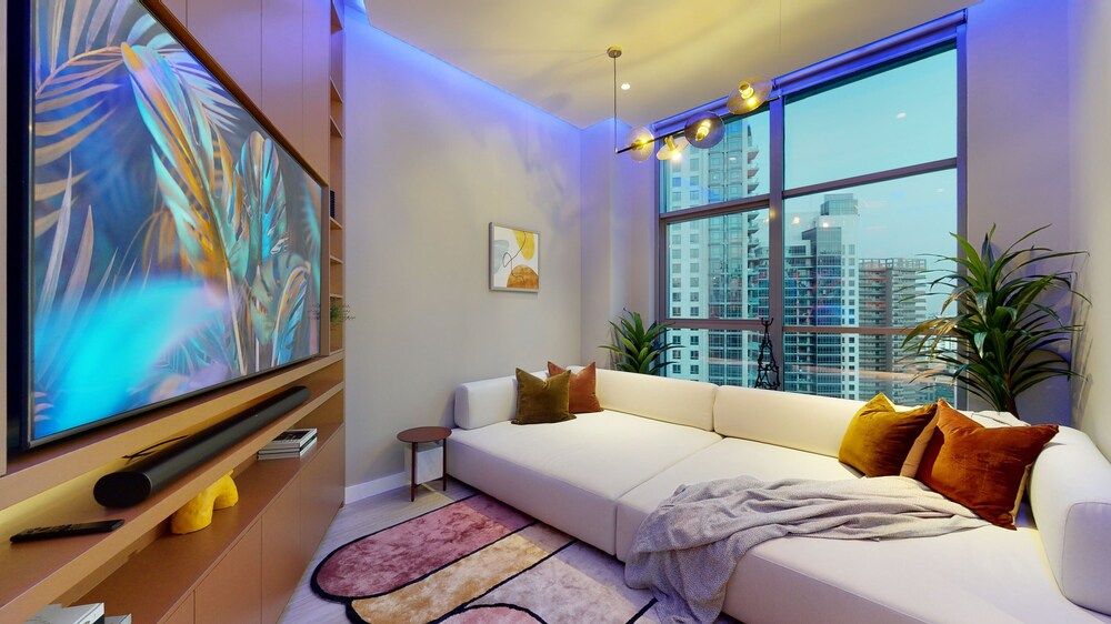 2201 Bellevue Towers Superior Apartment 43