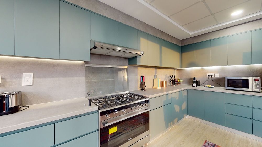 2201 Bellevue Towers Superior Apartment 22