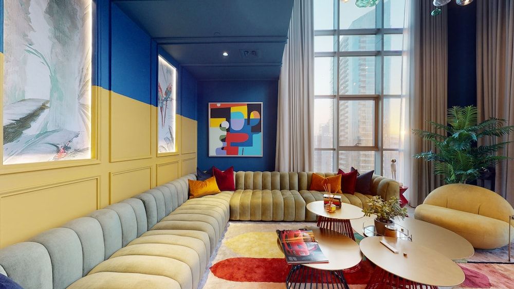 undefined 2201 Bellevue Towers