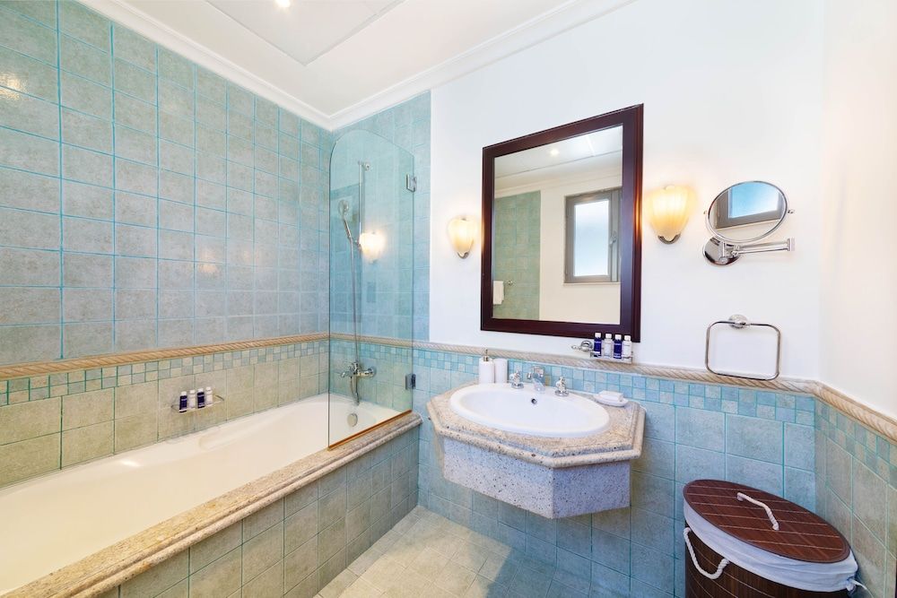 Maison Privee - Mesmerizing Beachfront Villa on The Palm with Pool Villa 21