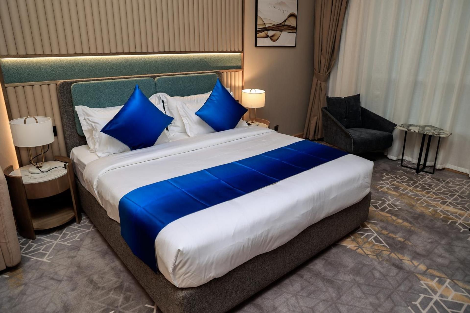1 King Bed, Smoking Room, Superior Room, Larger Room, Sofa, Air Conditioning