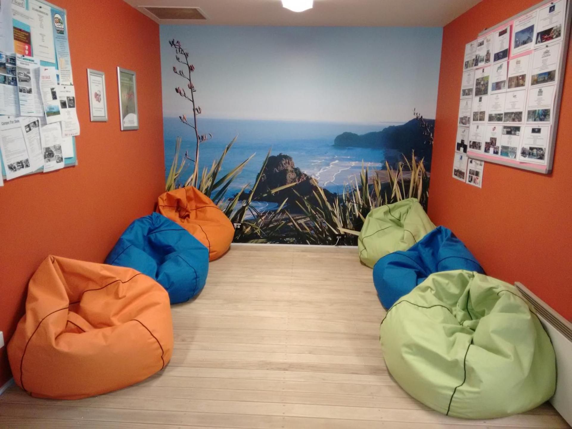 shared lounge/tv area