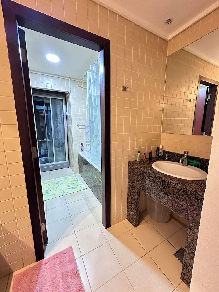 Bollywood Beach Hostel Classic Shared Dormitory, Women only, Jetted Tub, Beach View 7