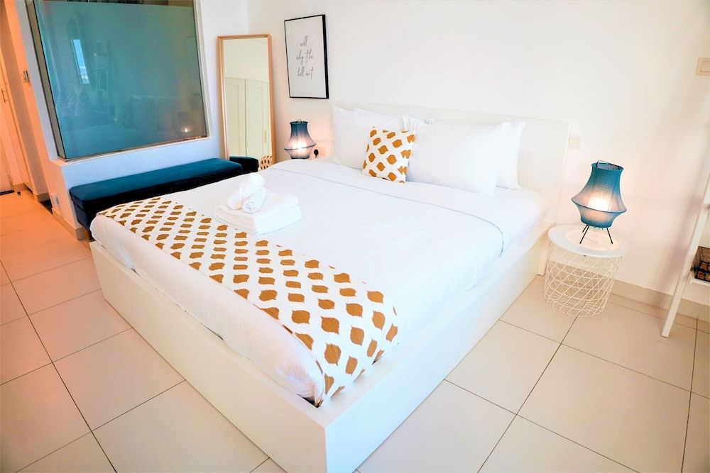 undefined Luxury on the Palm with Marina view balcony 5