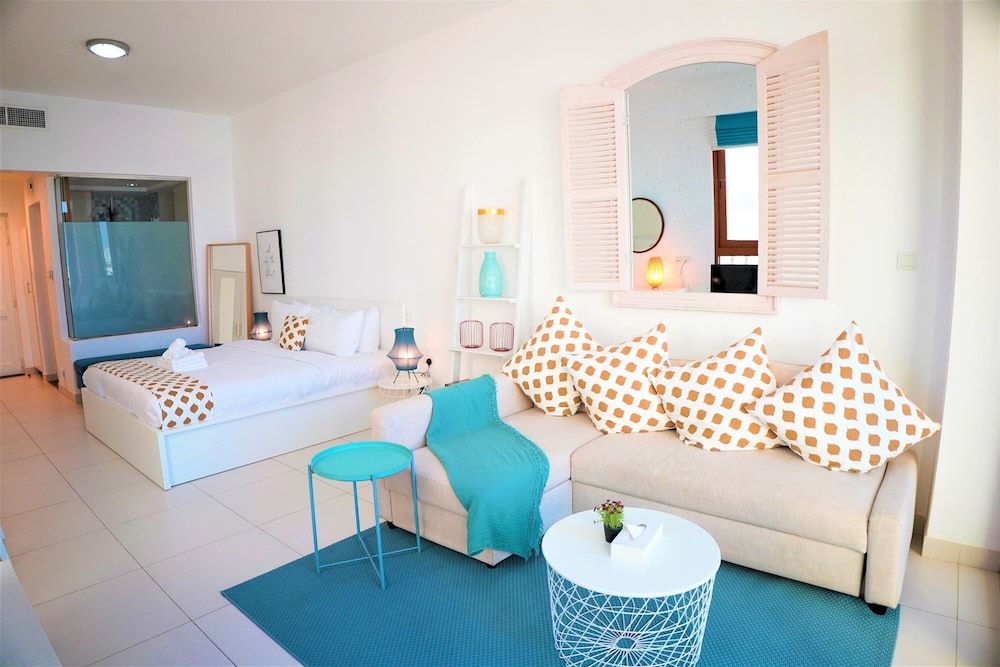 undefined Luxury on the Palm with Marina view balcony 7