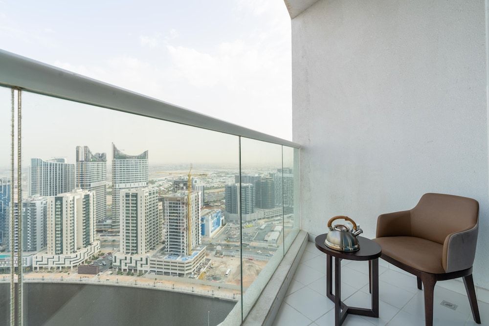 SuperHost - Breathtaking Canal Views From this Cozy Apartment