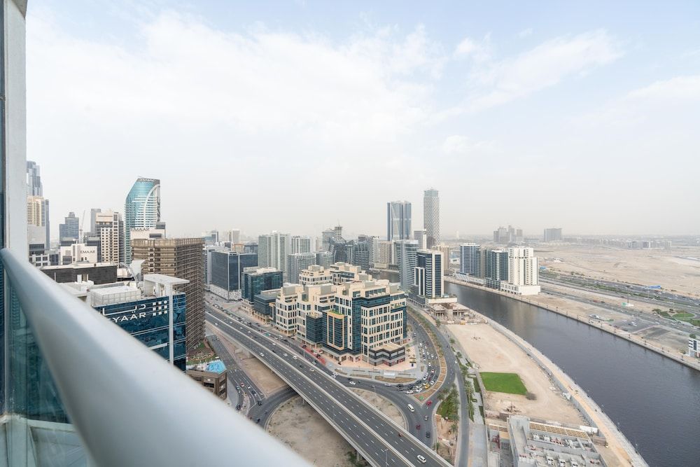 SuperHost - Breathtaking Canal Views From this Cozy Apartment