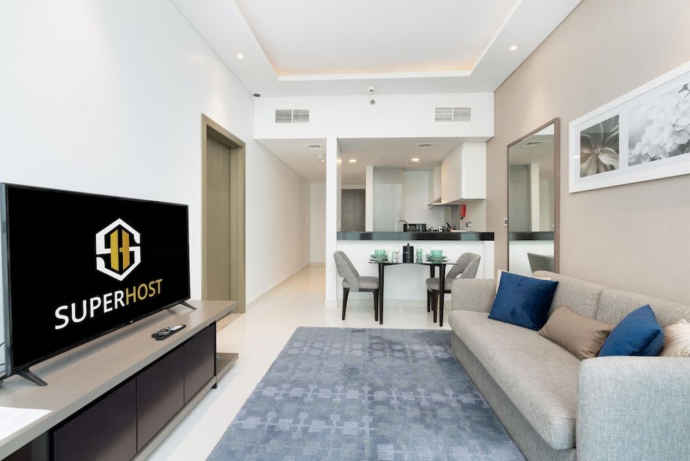 SuperHost - Breathtaking Canal Views From this Cozy Apartment