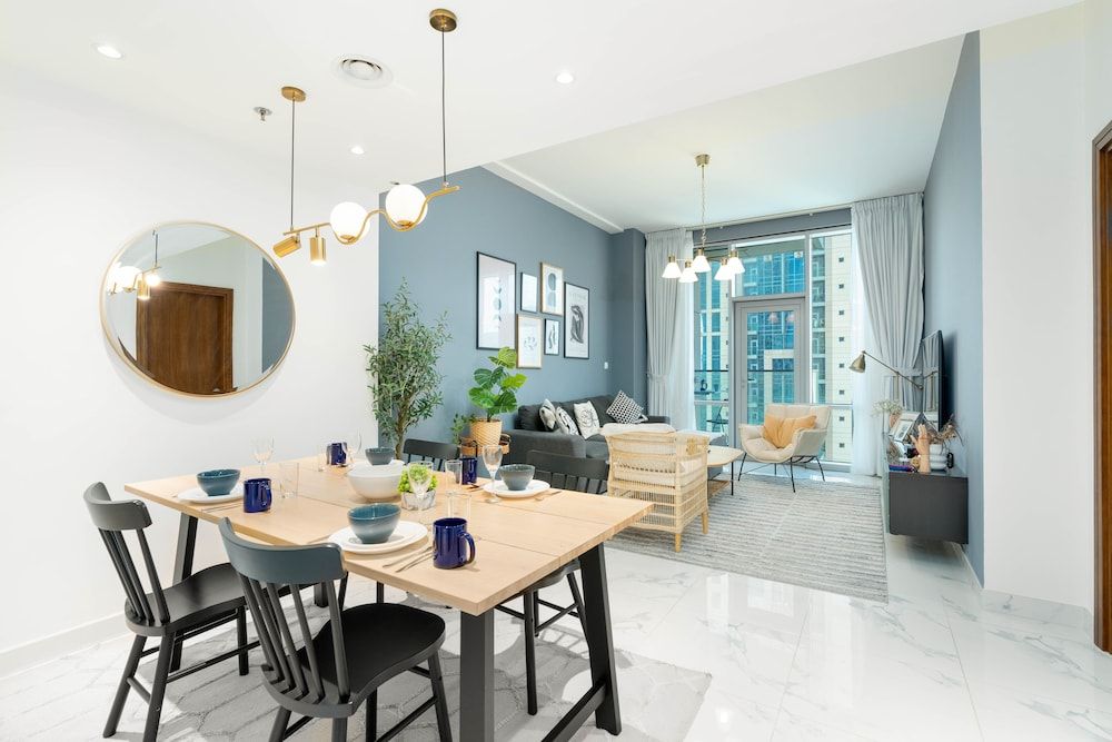 Whitesage - Fabulous Canal Views from This Waterfront Luxe Apt