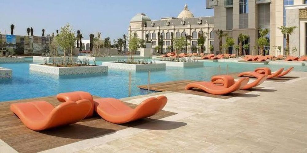 Whitesage - Fabulous Canal Views from This Waterfront Luxe Apt