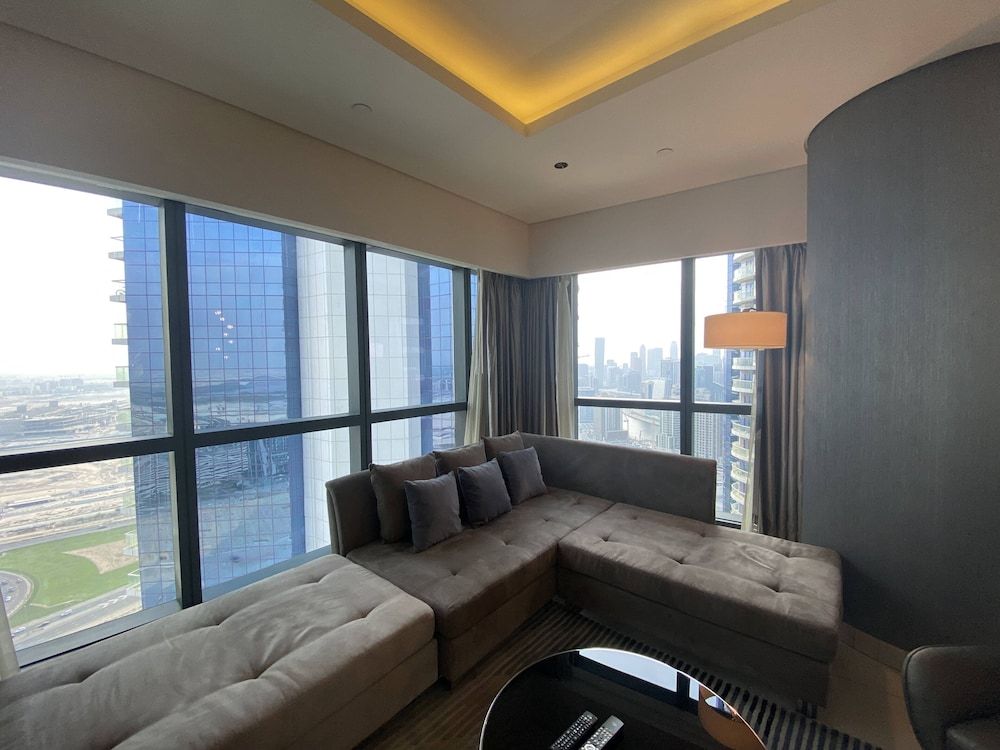Lux BnB Paramount Tower I Burj Views Luxury Apartment 33