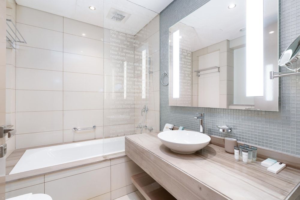 Lux BnB Paramount Tower I Burj Views Luxury Apartment 23