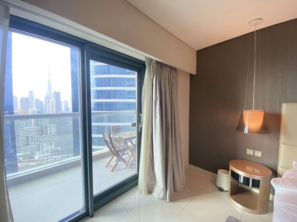 Lux BnB Paramount Tower I Burj Views Luxury Apartment 27