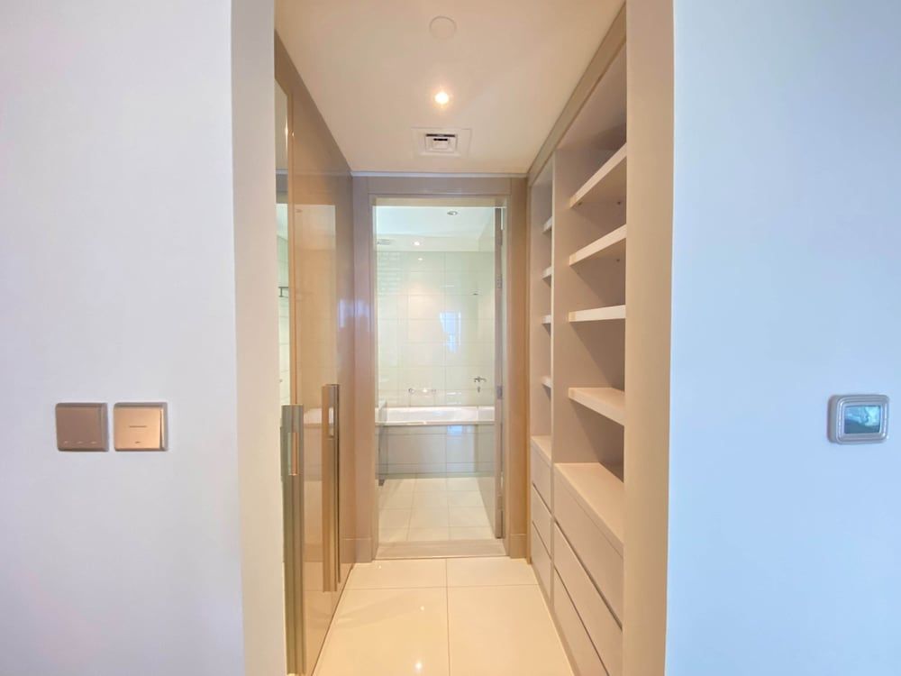 Lux BnB Paramount Tower I Burj Views Luxury Apartment 17