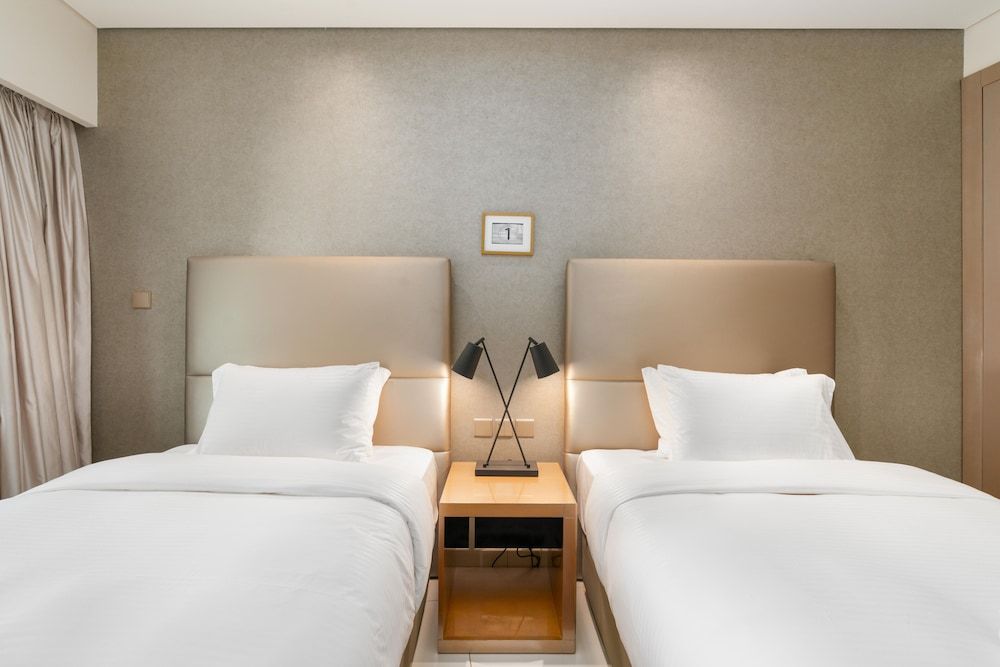 Lux BnB Paramount Tower I Burj Views Luxury Apartment 11