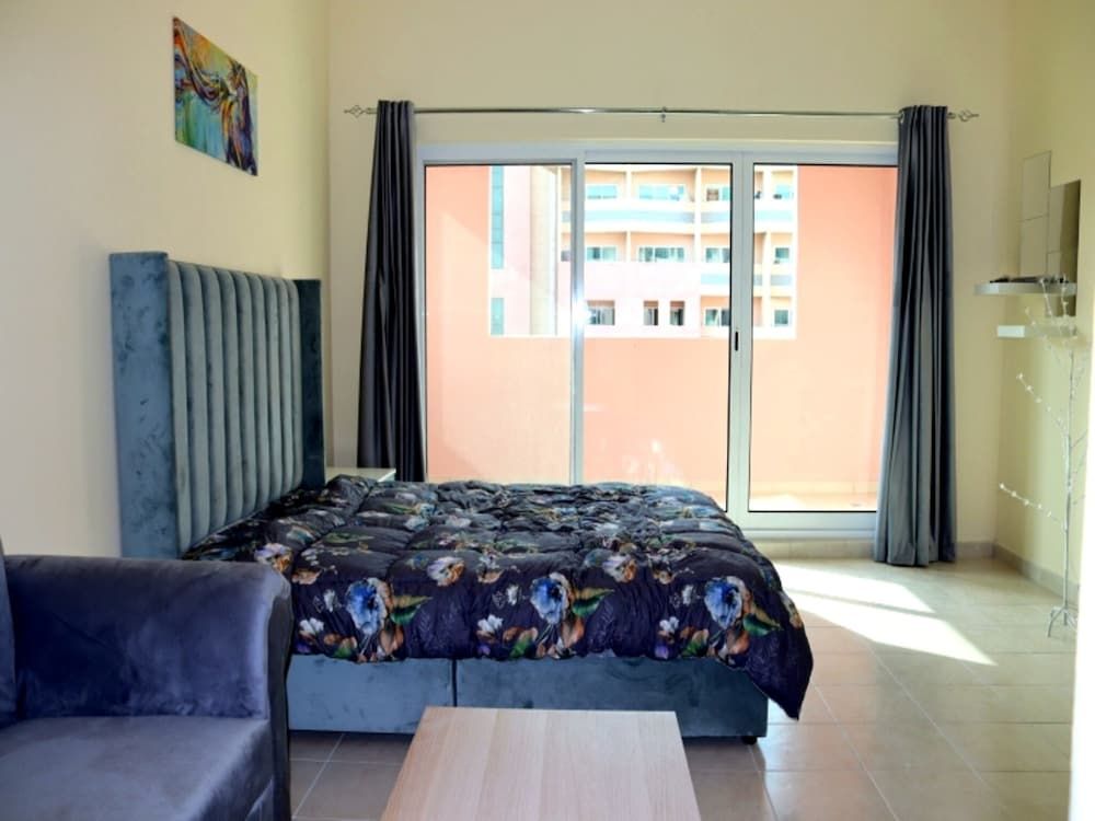 undefined Stunning Family Friendly Studio Close To Dubai Hub 3