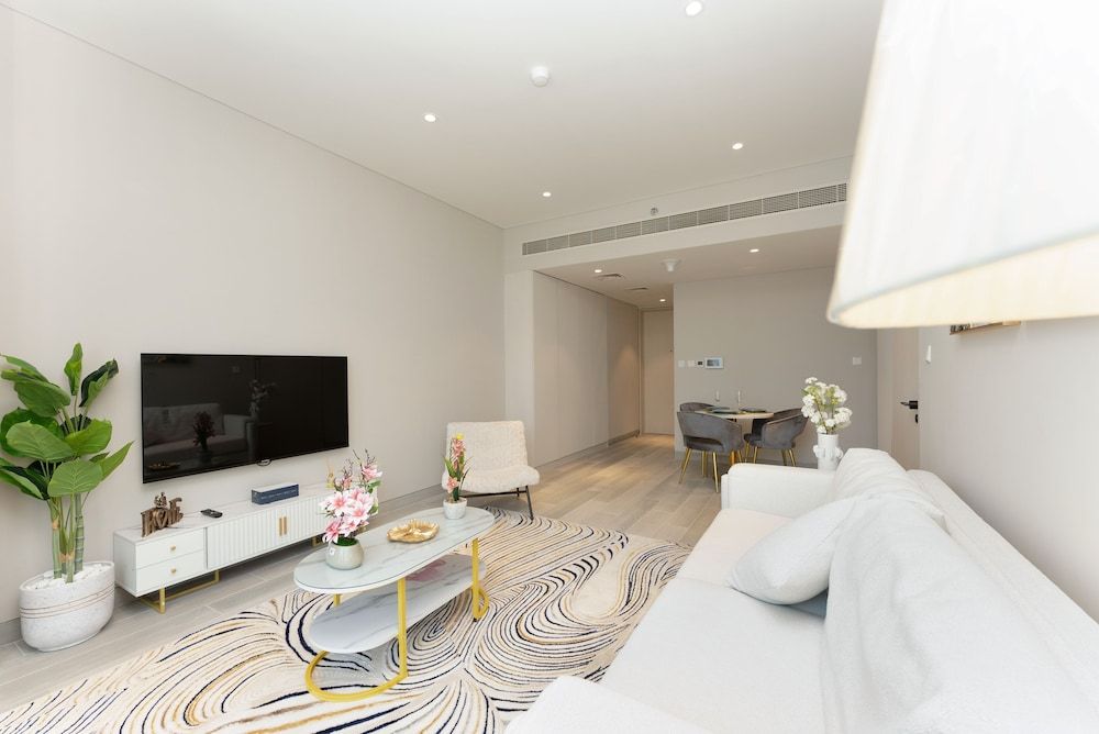 Marvelous Apartments in Business Bay Deluxe Apartment, Pool Access, Canal View 10