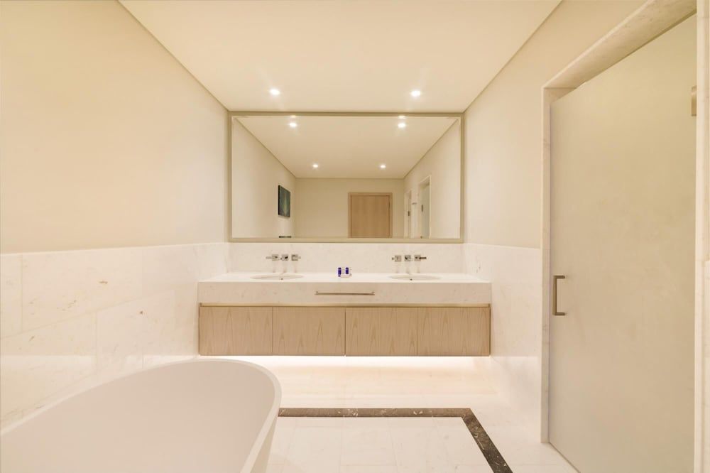undefined Luxury Apt w Fabulous Views Over Palm Jumeirah 2