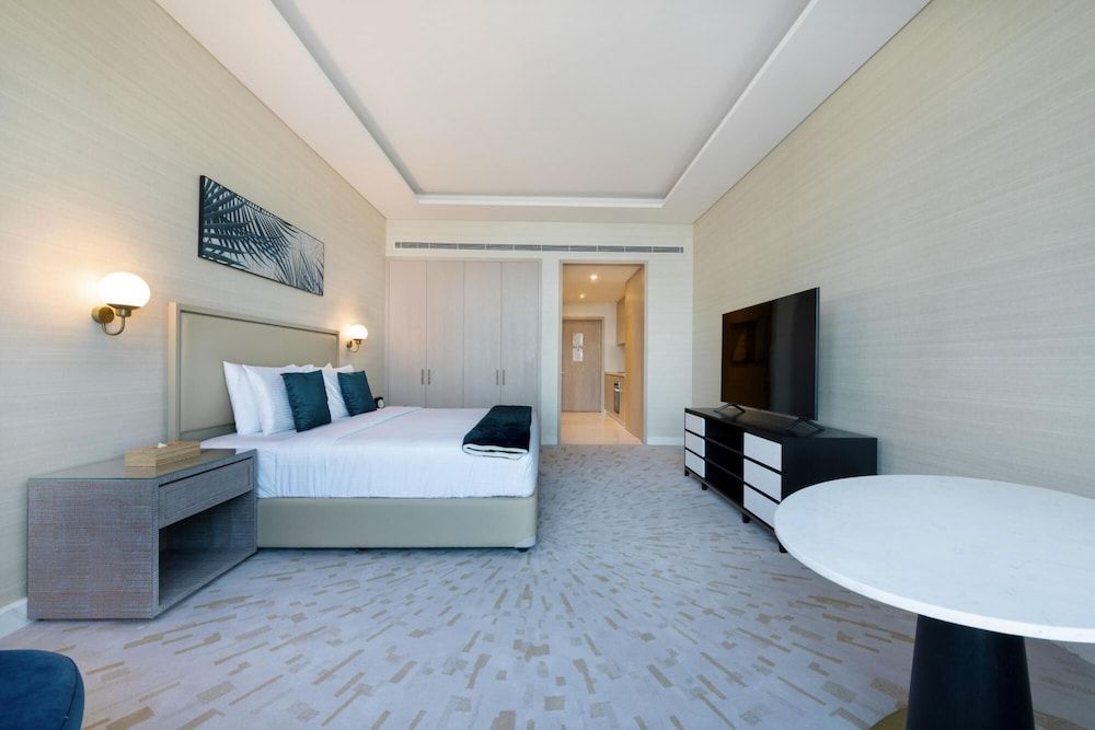 undefined Luxury Studio w Dreamy Views Over Palm Jumeirah 3