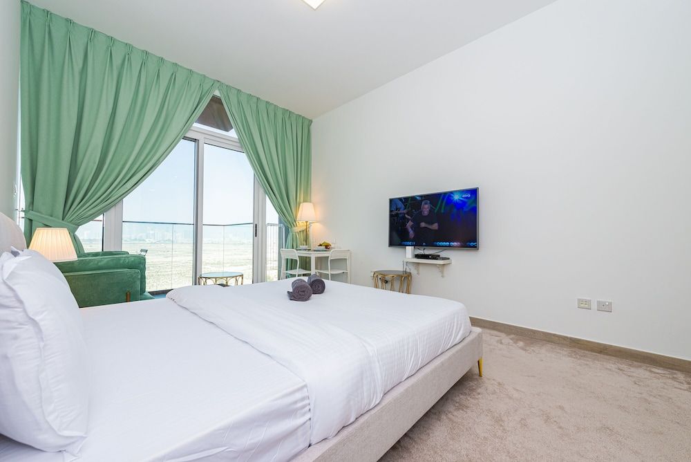 undefined Marco Polo - Studio in JVC Amidst Parks + Gym & Pool 3