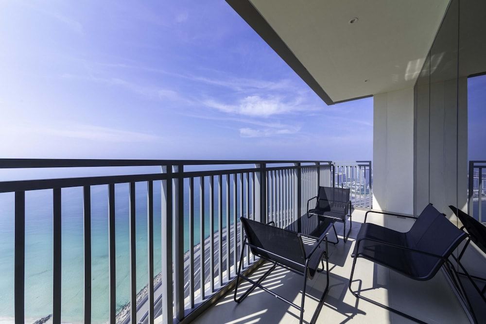 undefined High-class Apt in Dubai Marina w Full Sea Views