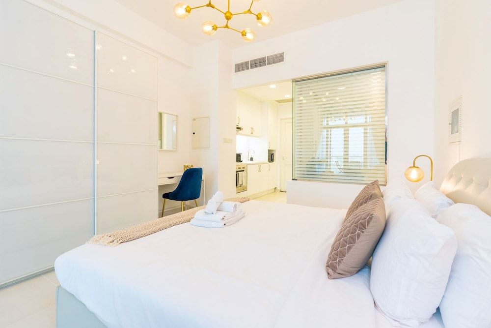 Gorgeous Studio with breath-taking Palm Views Apartment (0 Bedroom) 4