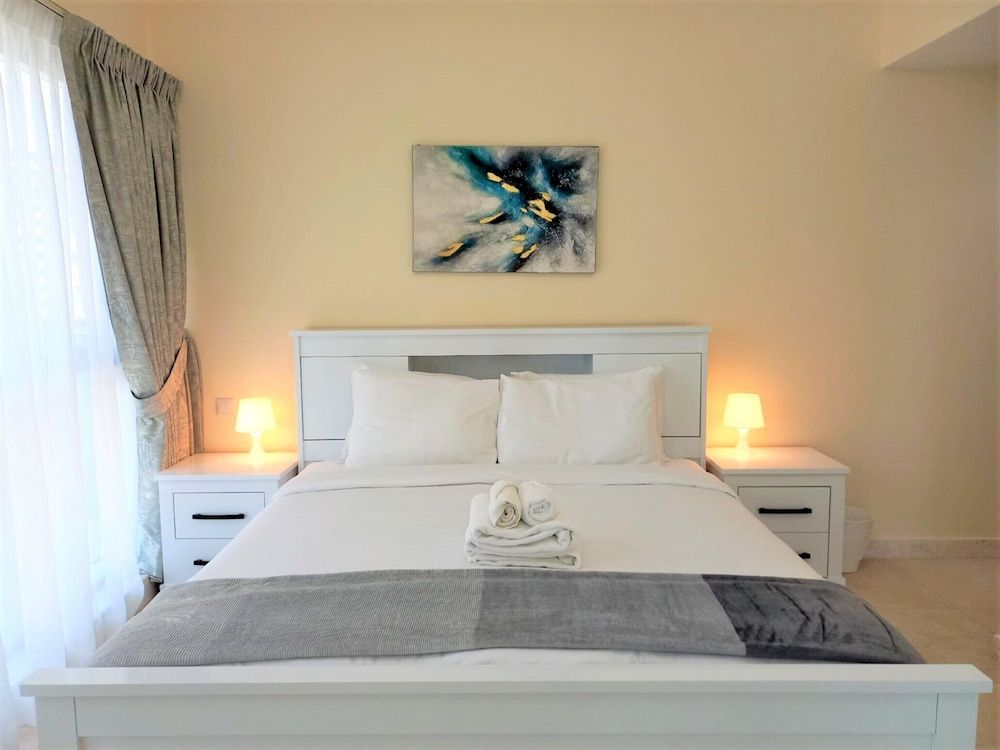 undefined Stunning 1bedroom With Balcony in Business Bay 8