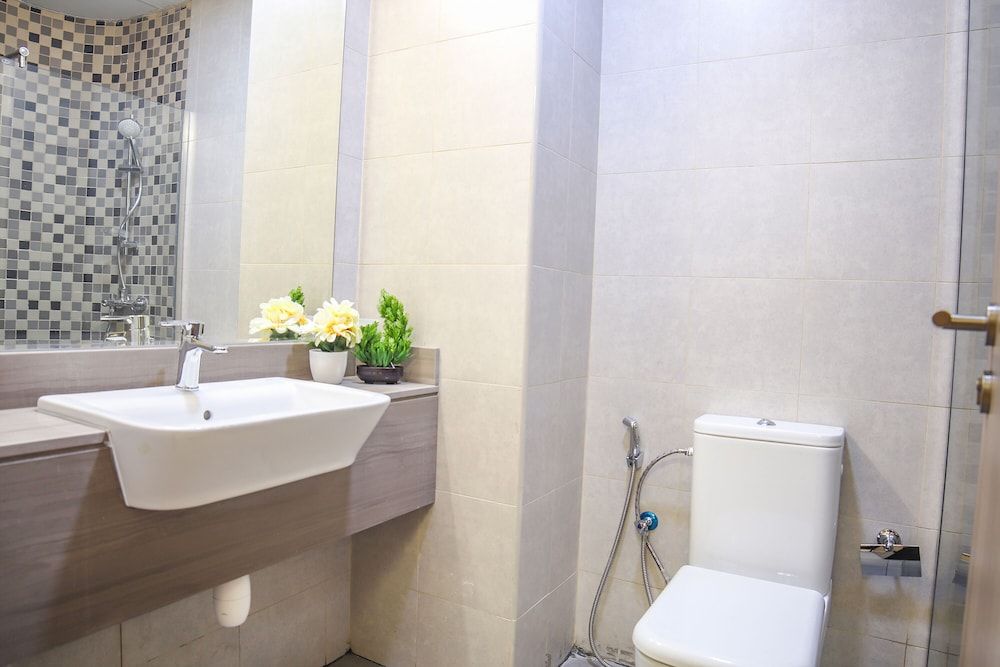 2 Bedroom Apartment- Azizi Plaza Standard Apartment 13