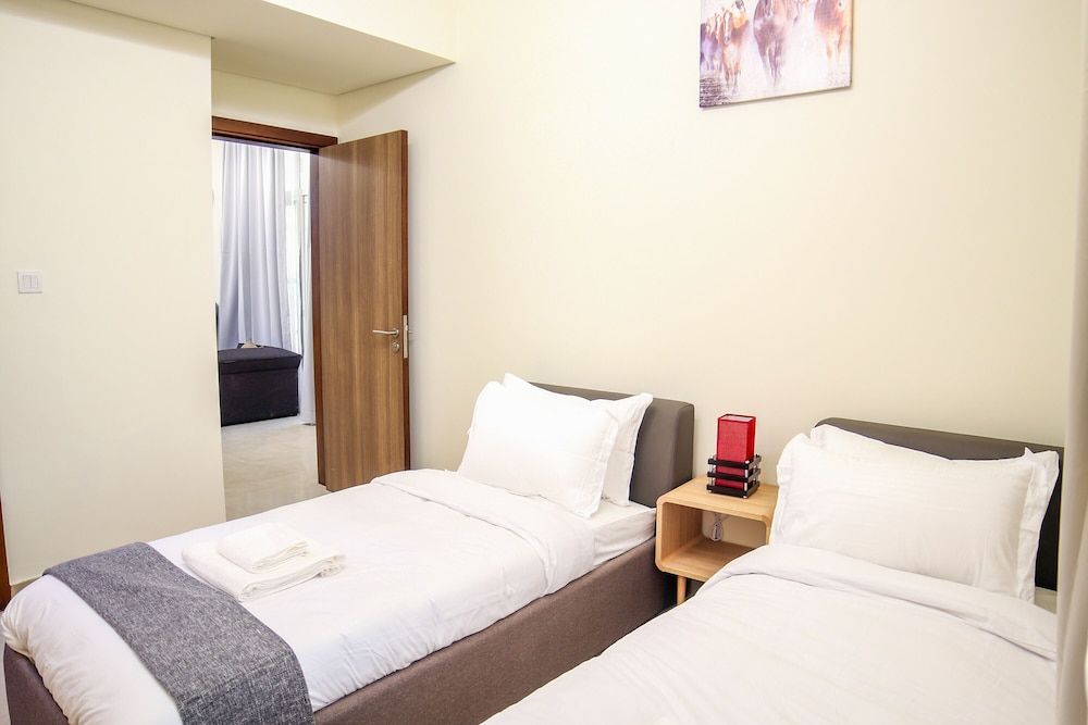 undefined 2 Bedroom Apartment- Azizi Plaza 6