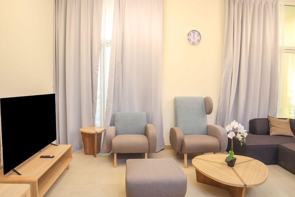 undefined 2 Bedroom Apartment- Azizi Plaza 9