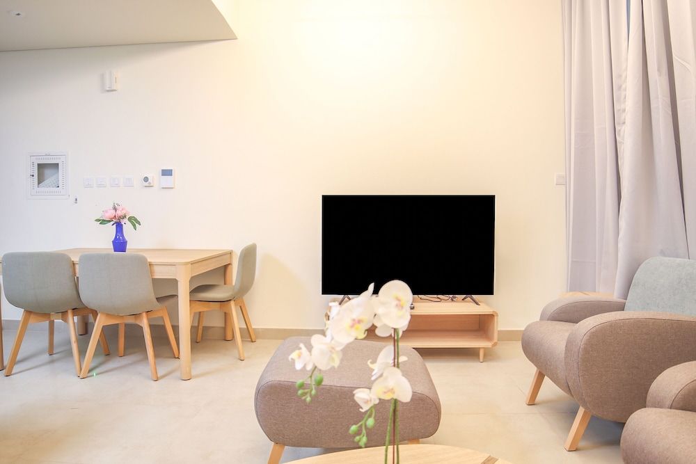 undefined 2 Bedroom Apartment- Azizi Plaza 10
