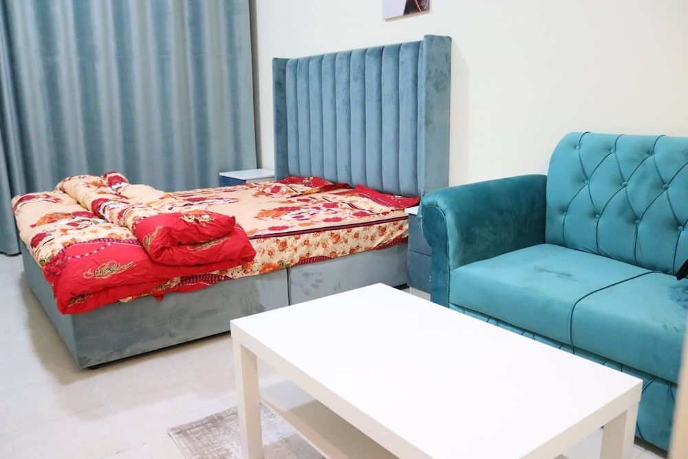 undefined Stunning Studio With Close Kitchen And Pool
