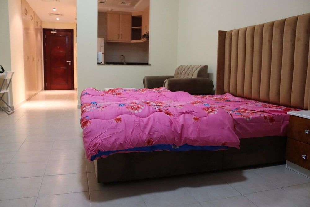 undefined Stunning Studio With Pool And Gym Close To Marina 5
