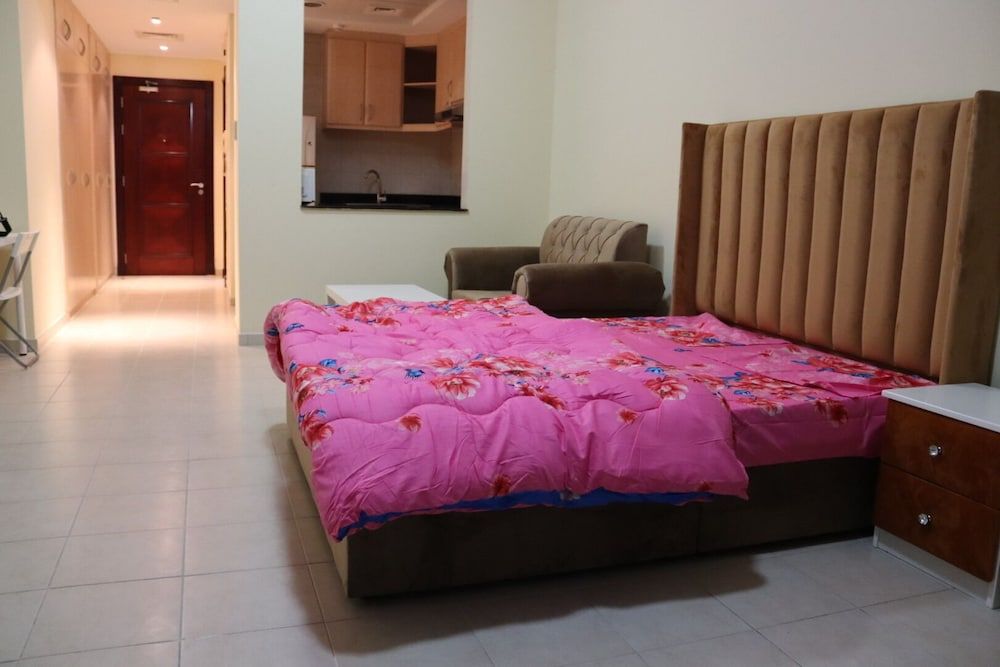 undefined Stunning Studio With Pool And Gym Close To Marina 7