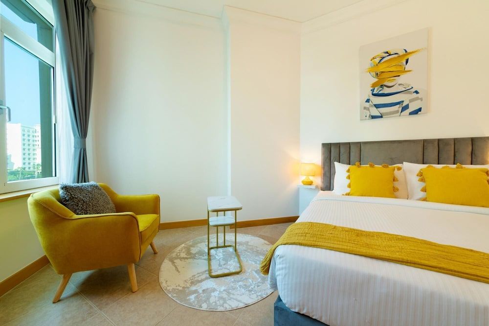 Stylish Apt With Large Patio Close to the Beach Apartment 20