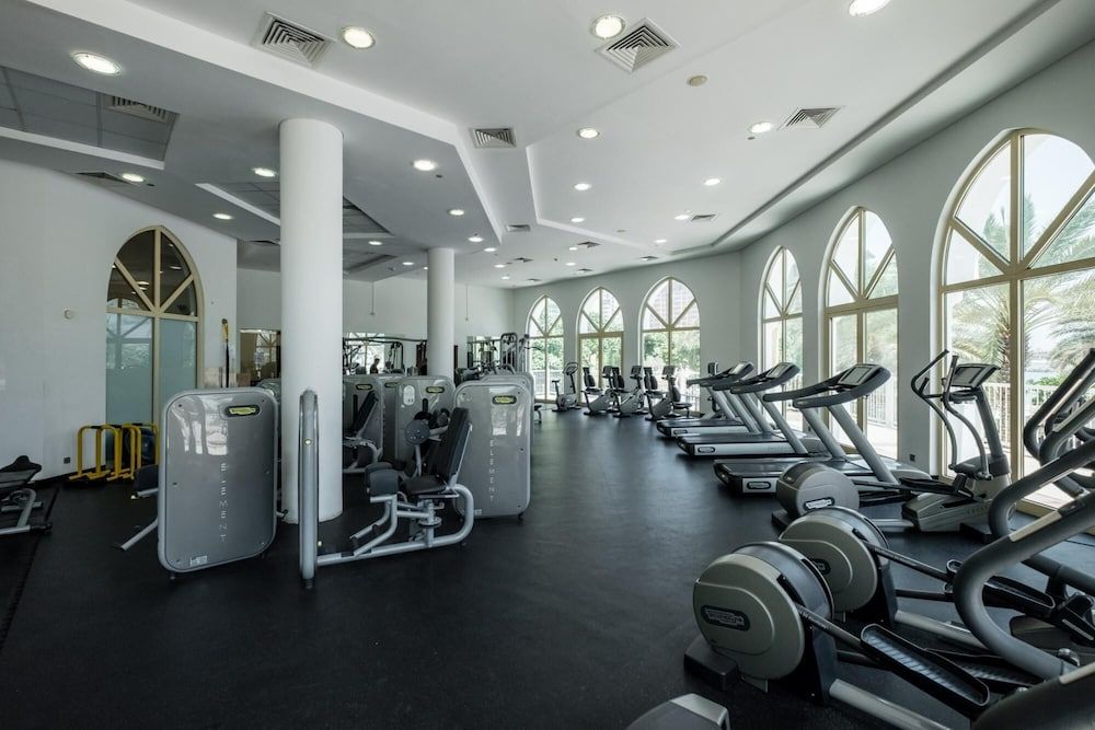 Stylish Apt With Large Patio Close to the Beach Apartment 27