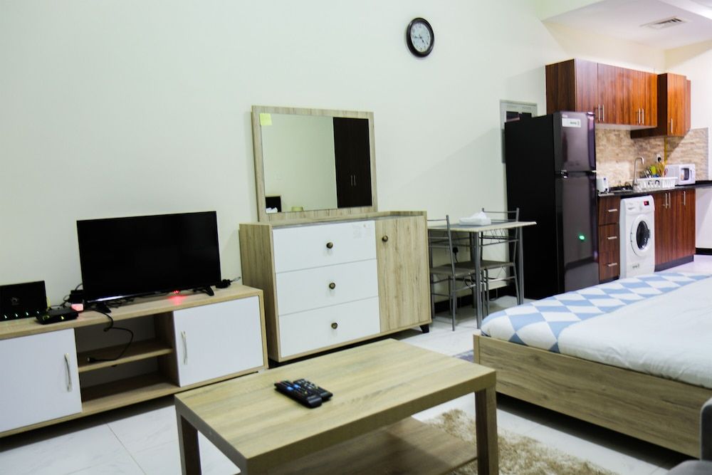 undefined Studio Apartment in Knightbridge Court 9