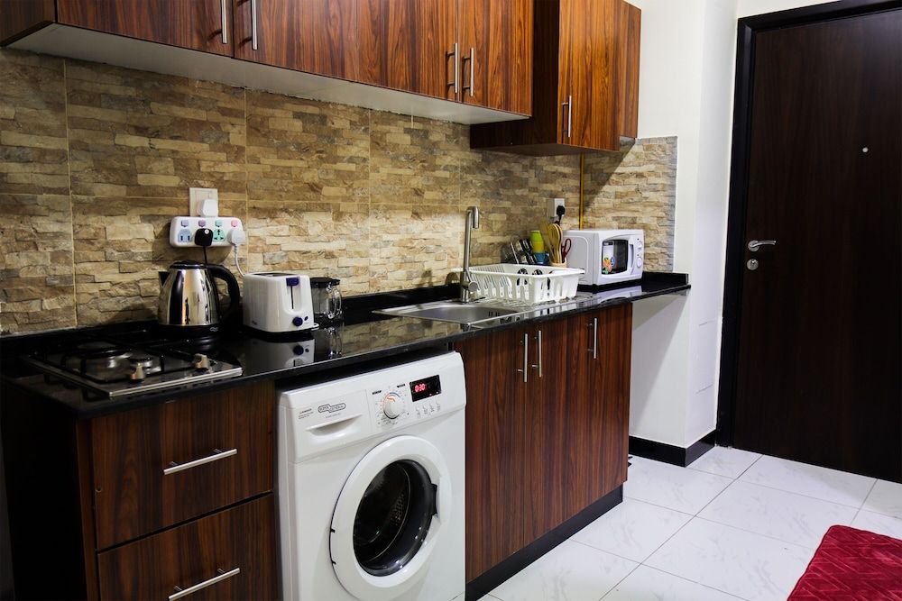 undefined Studio Apartment in Knightbridge Court 8