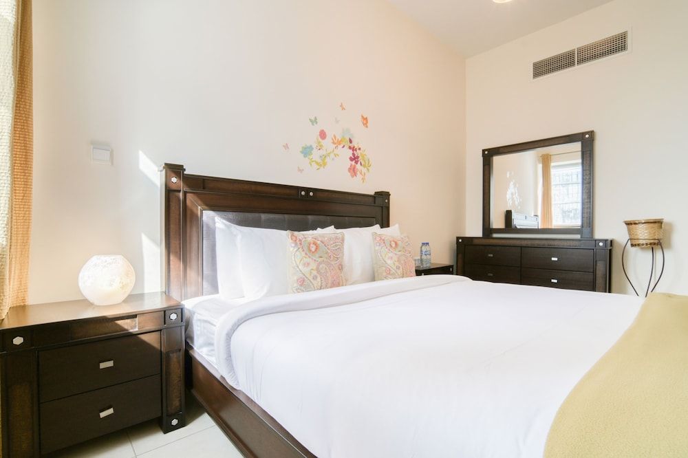 Executive Towers Amazing 1BR Onsite Pool Business bay Comfort Apartment, 1 Bedroom, City View 4