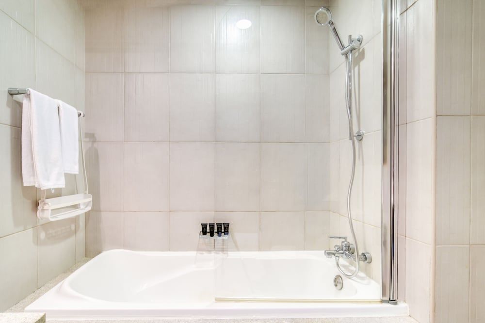 Executive Towers Amazing 1BR Onsite Pool Business bay Comfort Apartment, 1 Bedroom, City View 15