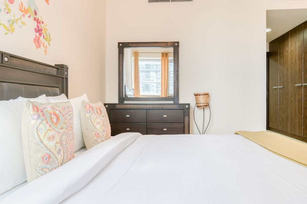 Executive Towers Amazing 1BR Onsite Pool Business bay Comfort Apartment, 1 Bedroom, City View 5